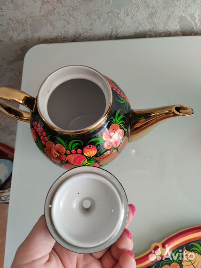 Самовар с подносом и чайником