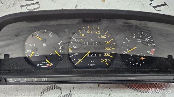 Приборная панель на Mercedes-Benz W126 2.8