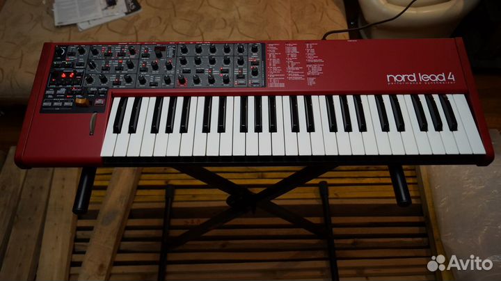 Синтезатор Clavia Nord Lead 4