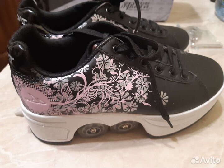 Кроссовки на роликах. Ролики- кроссовки