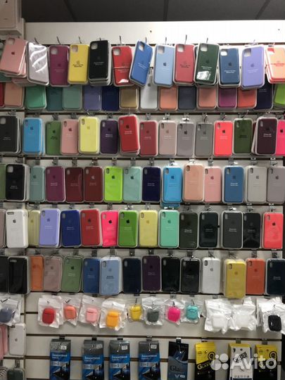 Чехлы Silicone Case и защитные стекла на iPhone