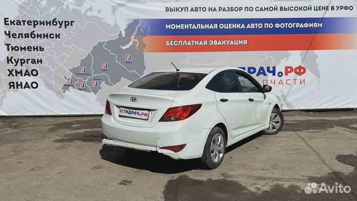 Кронштейн решетки радиатора Hyundai Solaris (RB)