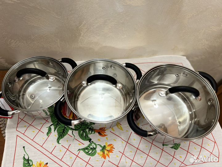 Набор кастрюль Новый