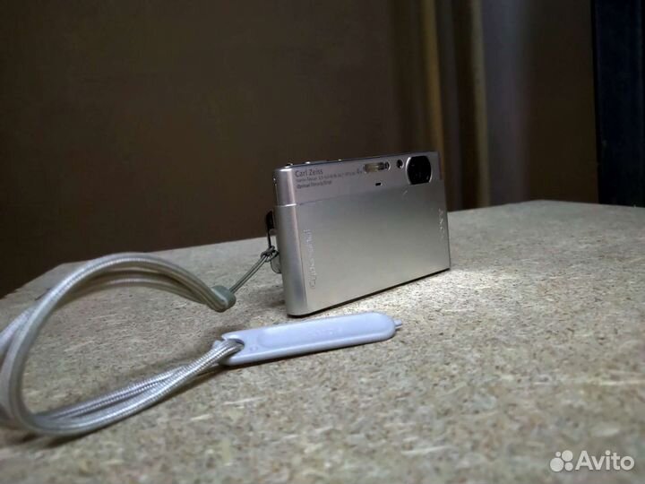 Sony cyber-shot DSC-T77
