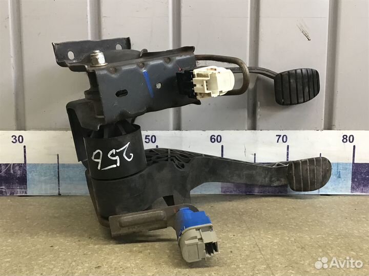 Педаль тормоза Renault Duster I 2012-2021