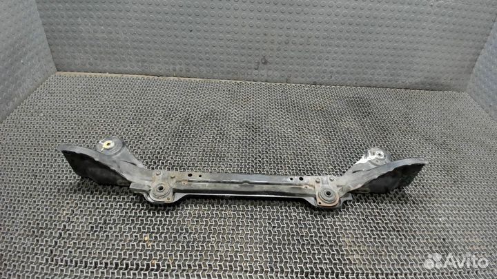 Балка под радиатор Suzuki Kizashi, 2011