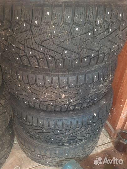 Pirelli Ice Zero 215/55 R17