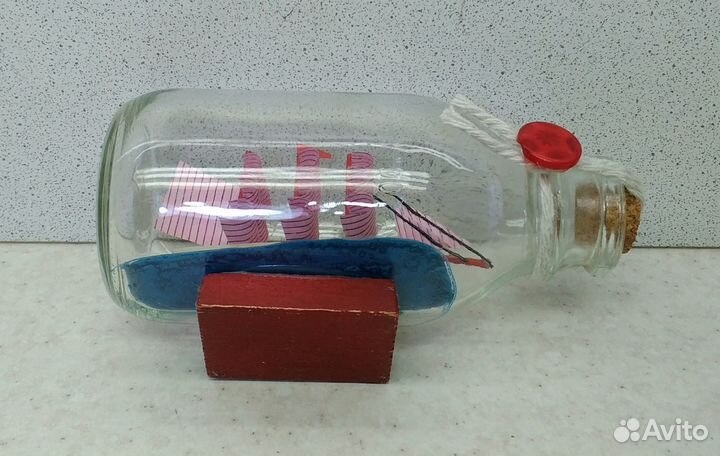 Парусник в бутылке розовый 6,4*11,4