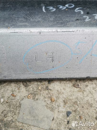 Накладки на пороги Toyota Ipsum ACM