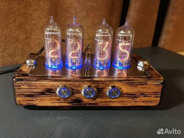 Часы на газоразрядных лампах ин-14