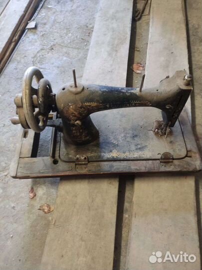 Швейная машинка Teutonia