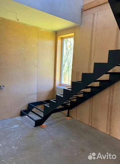 Перила деревянные для лестниц