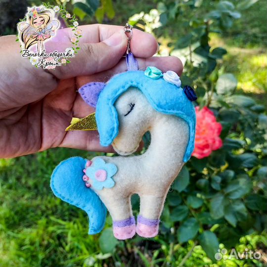 Игрушка-брелок из фетра