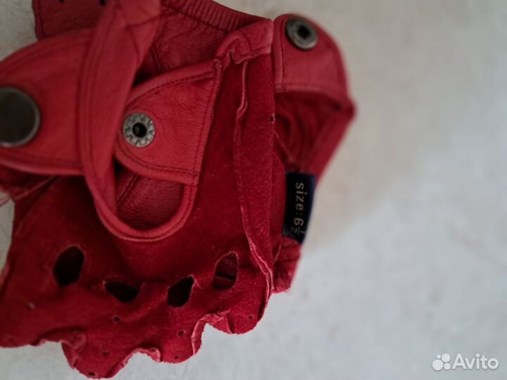 Перчатки без пальцев женские