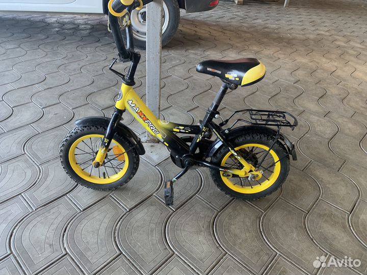 Детский трехколесный велосипед