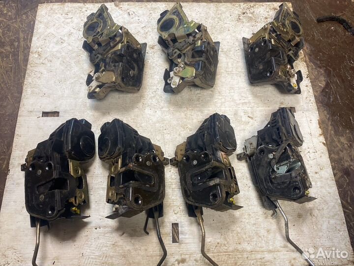 Замок двери Hyundai Matrix