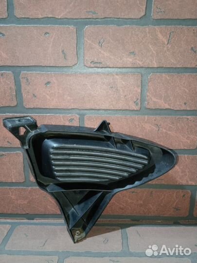 Заглушка бампера toyota corolla fielder NZE124G 1NZ-FE RH