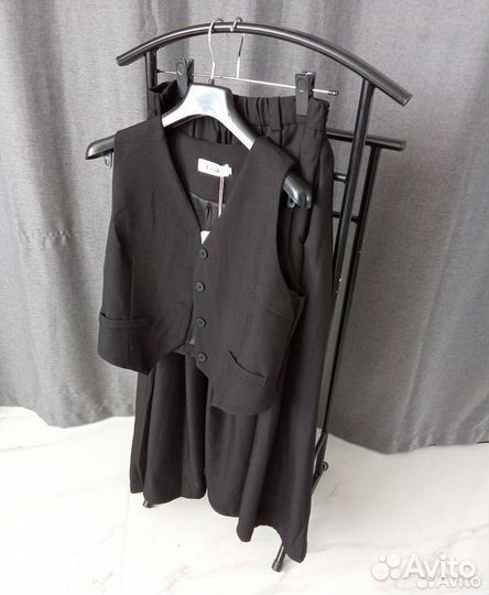 Костюм женский двойка 42 новый