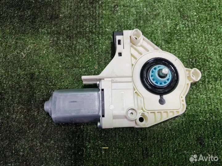 Мотор стеклоподъёмника передний левый Land Rover