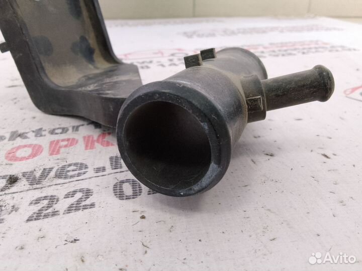 Тройник системы охлаждения Toyota Corolla E15