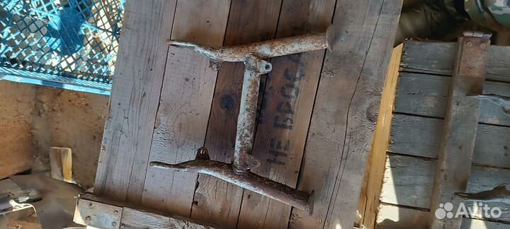 Центральная подножка иж