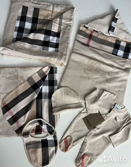 Комплект на выписку Burberry