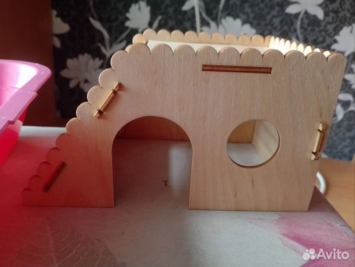 Клетка для грызунов с вещями