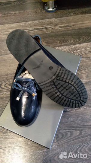 Лоферы женские