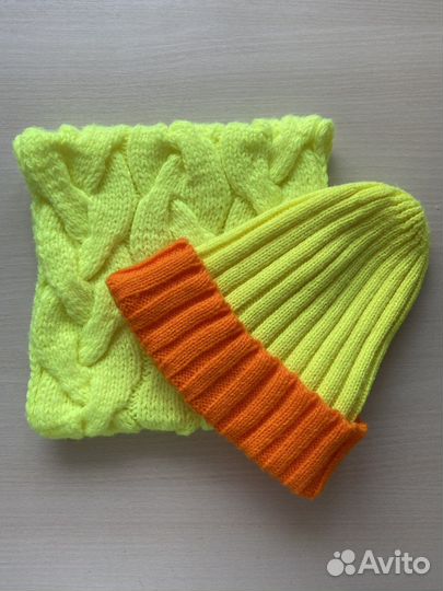 Шапка безразмерная и снуд для девочки