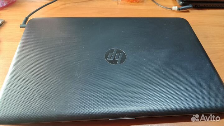 Ноутбук HP с фирменной сумкой