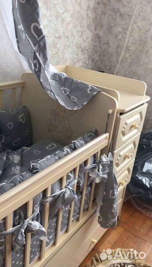 Детская кроватка