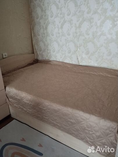 Кровать с матрасом