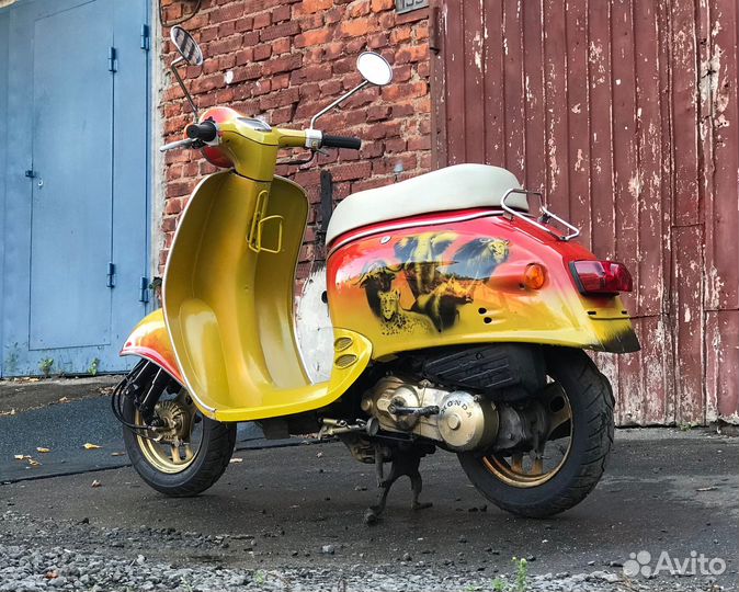 Ретро мопед Honda Giorno Deluxe