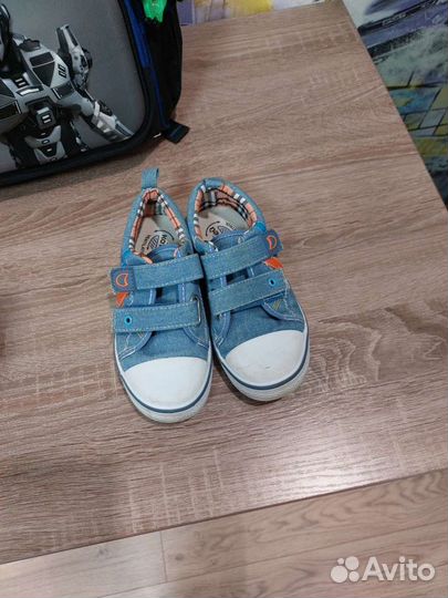 Кроссовки детские новые