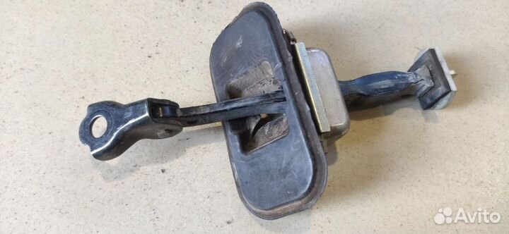 Ограничитель открывания двери задней левой Nissan