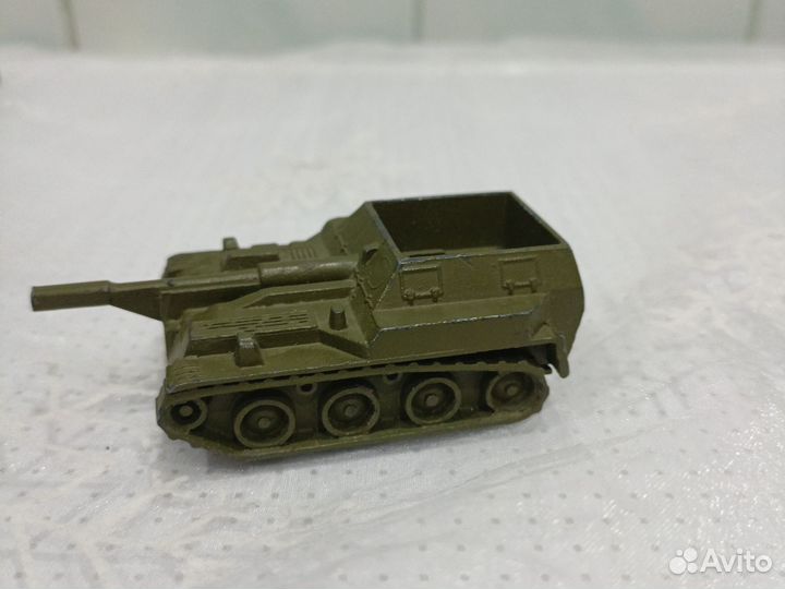 Игрушка танк СССР