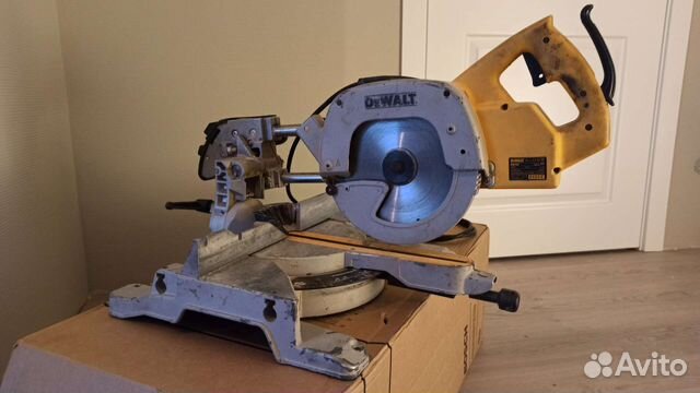 Торцовочная пила dewalt dw 707 с протяжкой купить в Санкт-Петербурге ...