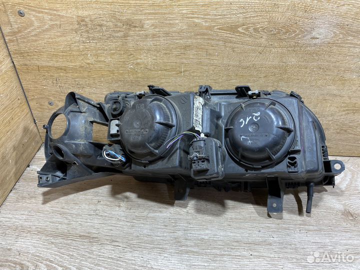 Фара передняя левая Volvo S80 1 142510