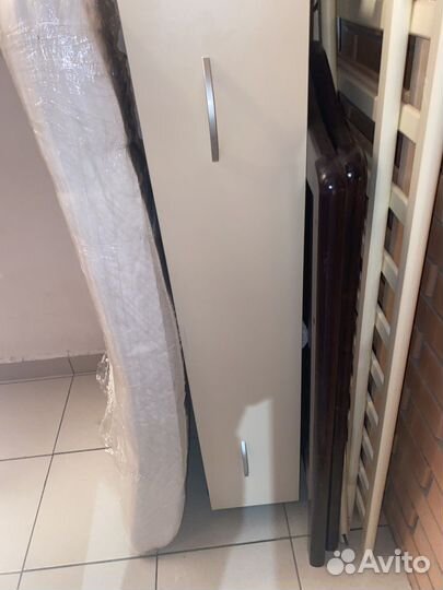 Детская кроватка с маятником