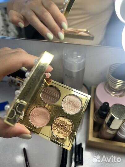 Тени для век Revolution pro