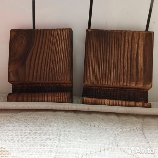 Подставка для телефона из дерева