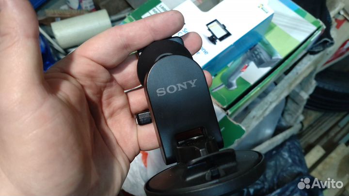 Автомобильный держатель смартфона sony