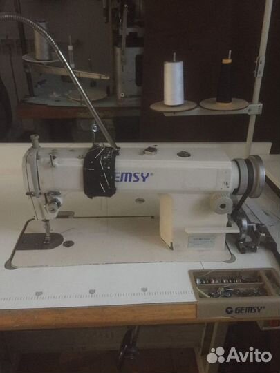 Прямострочная швейная машинка Gemsy