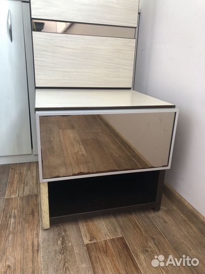 Тумба прикроватная