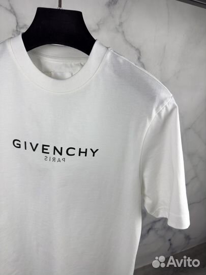 Футболка Givenchy