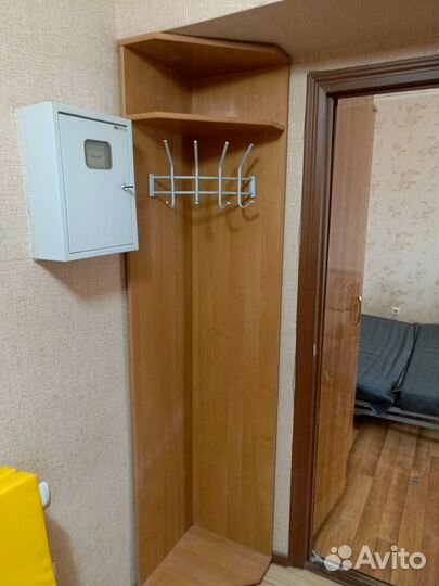 Угловая вешалка