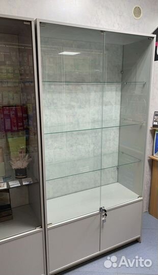 Шкаф и 2 витрины бу