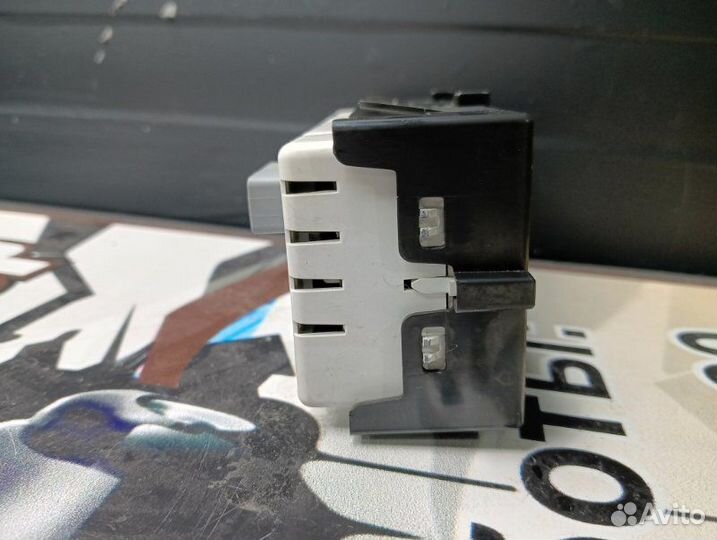 Дисплей Renault Fluence L30R K4M 2014