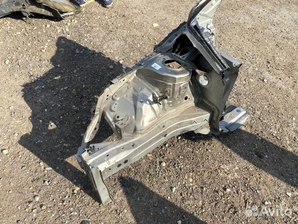 Передняя правая четверть Toyota Corolla E210