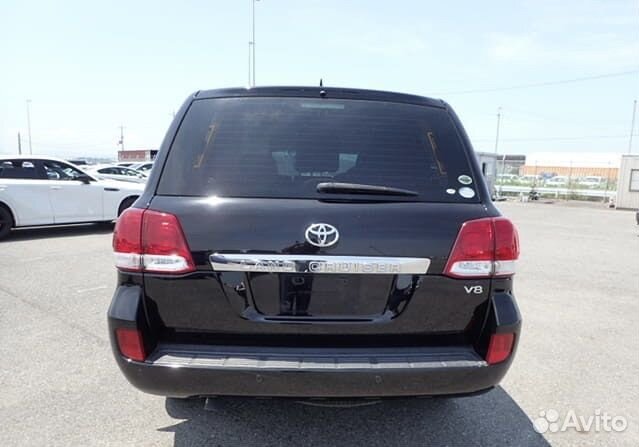 Разбор Toyota Land Cruiser 200 из Японии